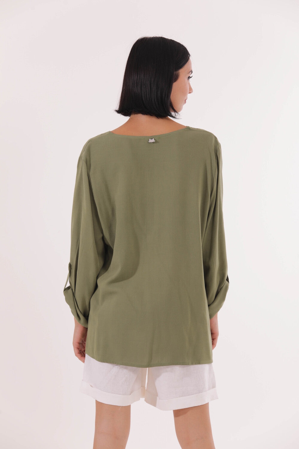 BLUSA OVER SCOLLO A V