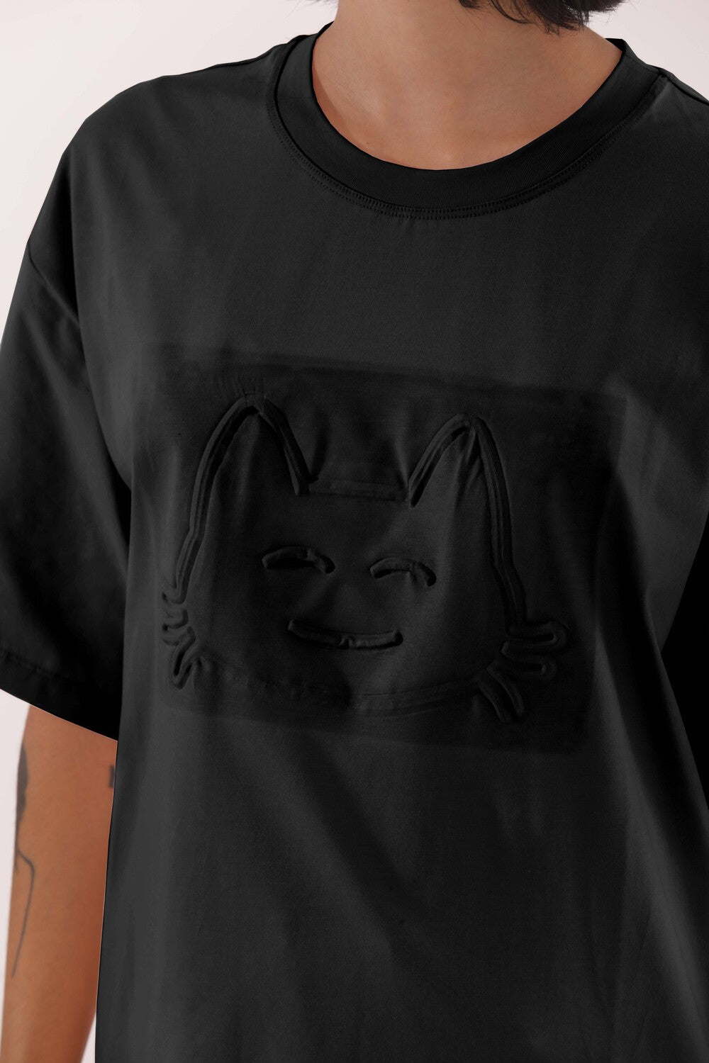 T-SHIRT OVER CON GATTO